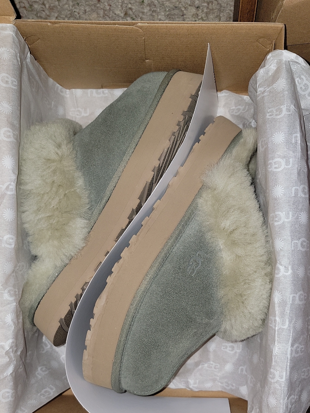 UGG Disquette Clog Size 11 Moss NEW WITH TAG & BOX  (Limited Edition)